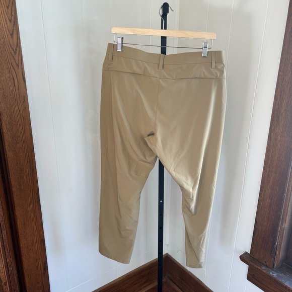 Fabletics Only Pant Tan Athleisure Performance Golf Chino Pants Mens 34x27.5 - Picture 2 of 5